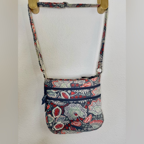 Vera Bradley Handbags - VERA BRADLEY CROSSBODY BAG
